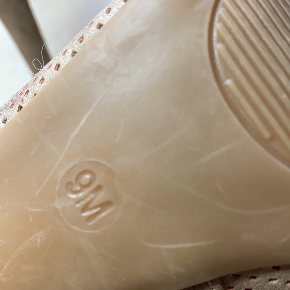 Guess Pumps - Picture 6 of 11